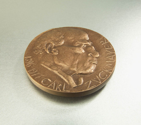 Bild der Carl-Zuckmayer-Medaille